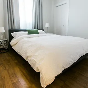 cozy-2-bedroom-condo-near-downtown-with-parking.calgaryhotelsearch.com/