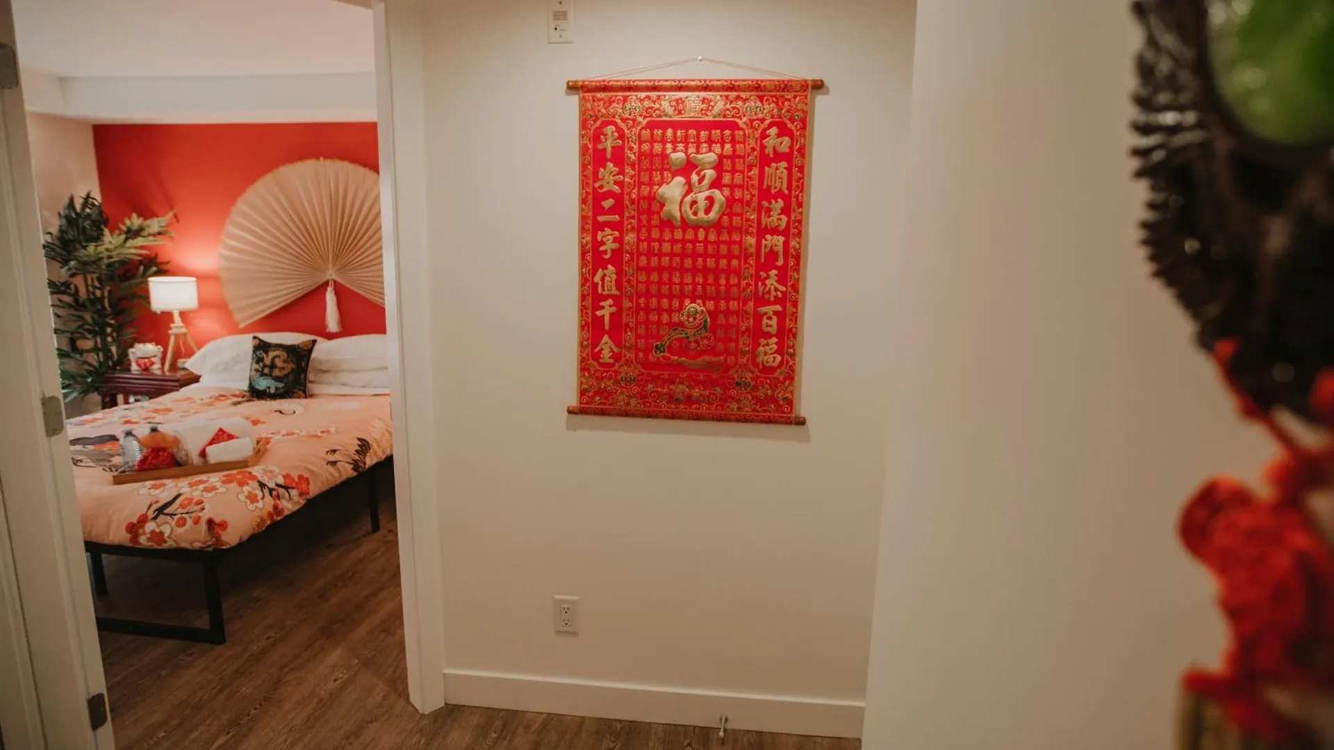 Charming Chinatown Quarters : Unique And Central Victoria